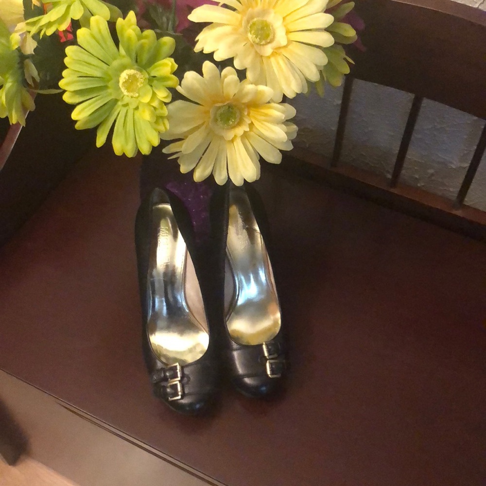 Michael Kors size 6 black heels.